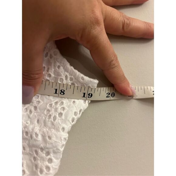 Gianni Bini Boho Eyelet Tiered Sleeveless blouse size M Double V-neck layering C - Picture 5 of 7